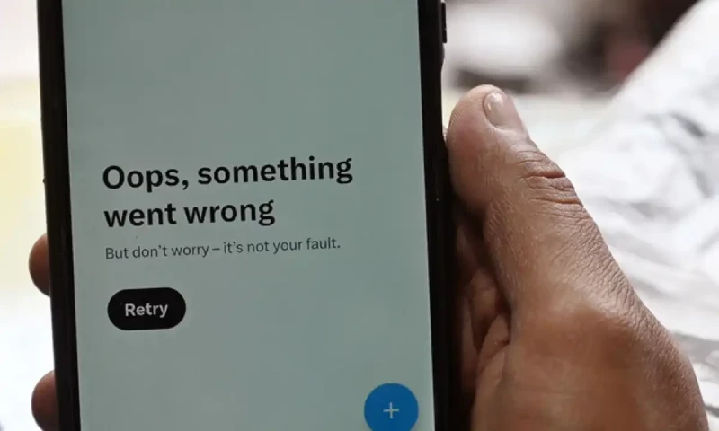 Outcry in Pakistan: Businesses, activists slam internet slowdown