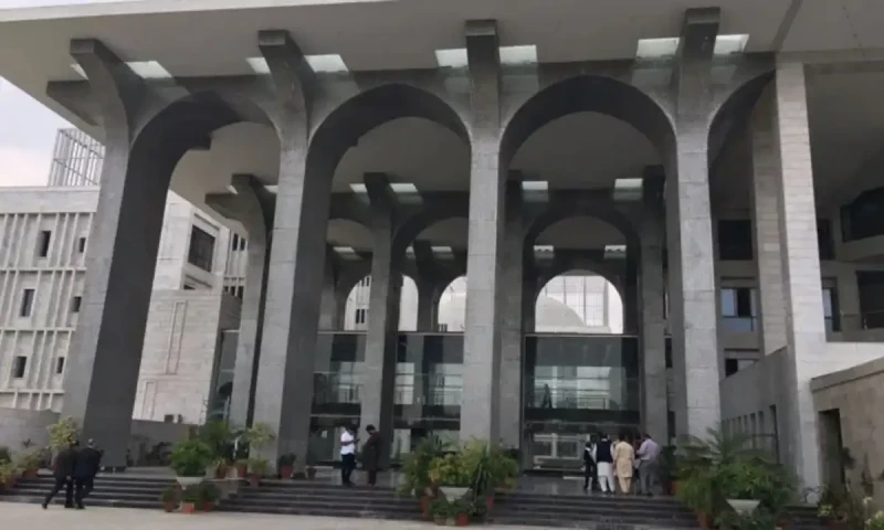 IHC stops trial court from announcing verdict in &pound;190 million case