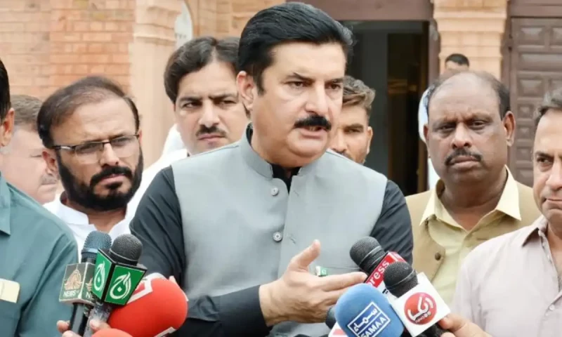 Kundi issues charge sheet against KP government for blocking Chinese tourists