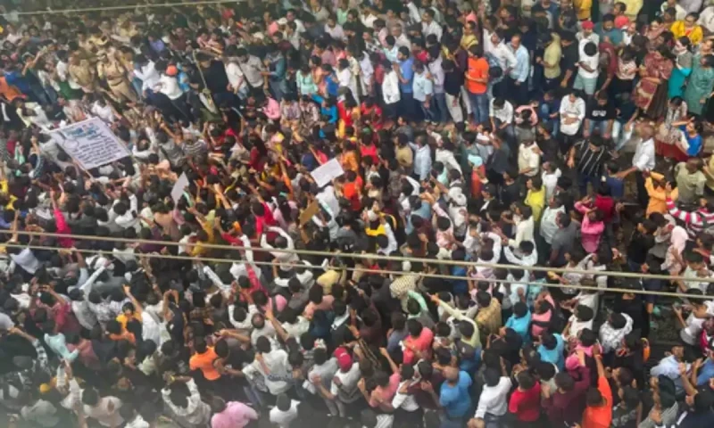 Schools, internet shut near Mumbai as protests grow against sexual abuse of minors