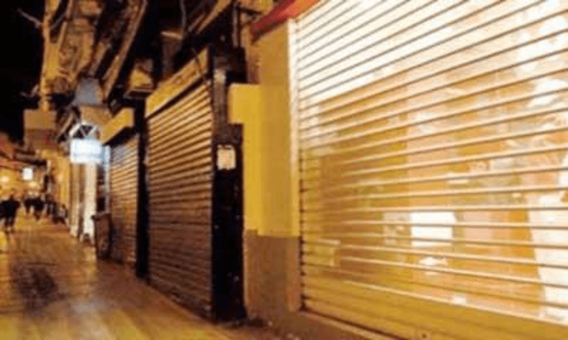 Armed men close shops in Karachi after gangwar criminal&rsquo;s death