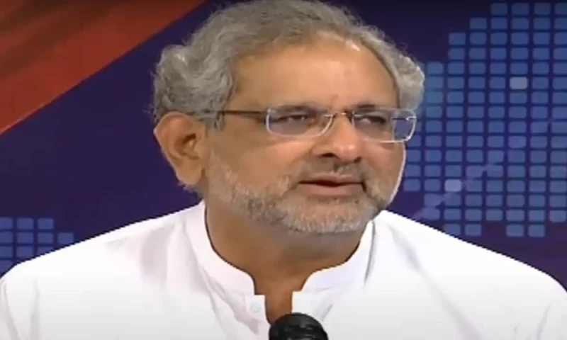 Pool of funds for relief package by all provinces would&rsquo;ve been better: Abbasi