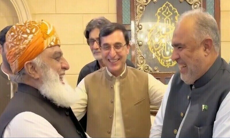PTI seeks JUI-F support in anti-government campaign