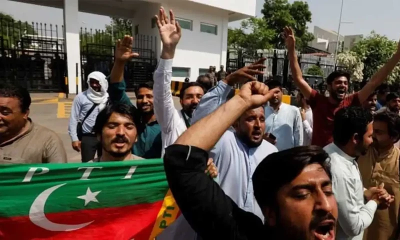 Protests erupt after missing PTI leader&rsquo;s body found in Peshawar