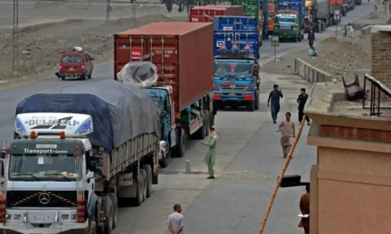 Transit trade between Pakistan-Afghanistan dropped 59% in 2023-24