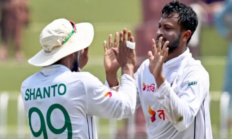 Bangladesh players rally behind accused teammate Shakib Al Hasan