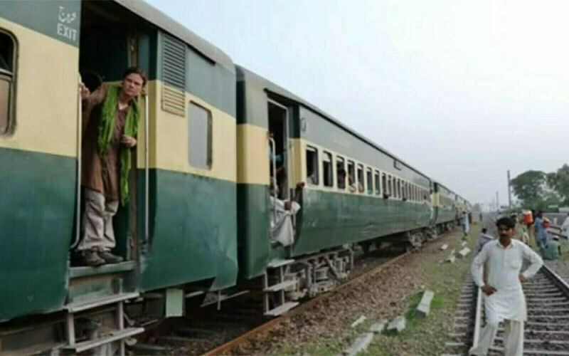 Passenger train avoids major accident in Jhelum