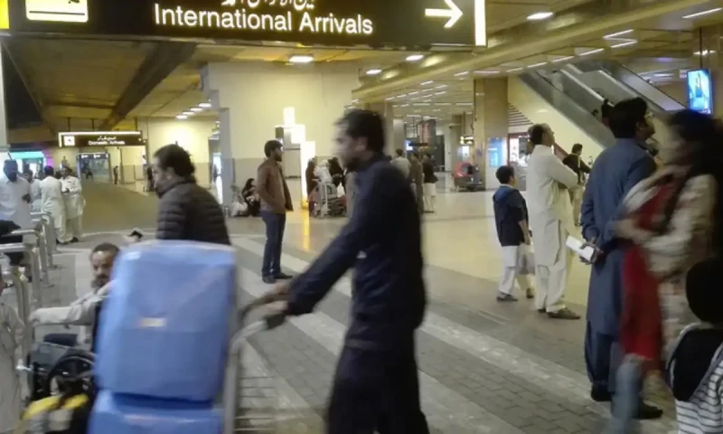 Stranded Pakistanis in Iraq return home via two flights