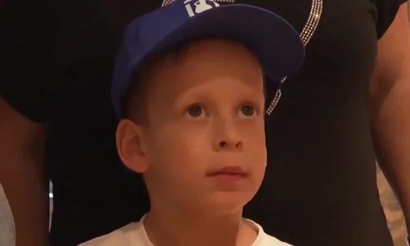 Boy returns to museum after breaking 3,500-year-old jar