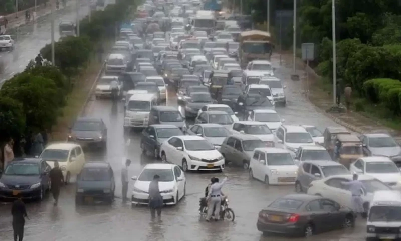 PMD forecasts more rain for Karachi starting September 3