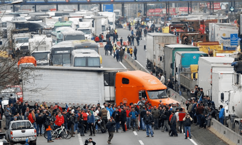Truck drivers in Colombia continue protests against diesel price hike for second day