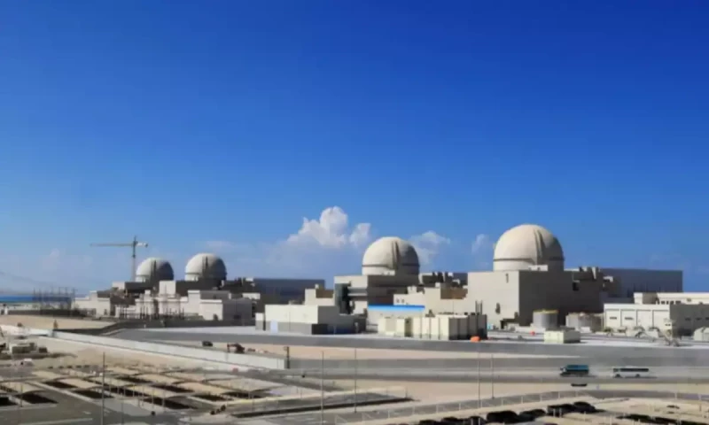 Oil power UAE completes Arab world&rsquo;s first nuclear plant