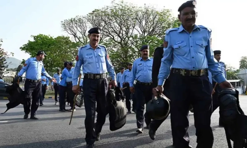 Police officers told to stay away from mobile phones during PTI rally