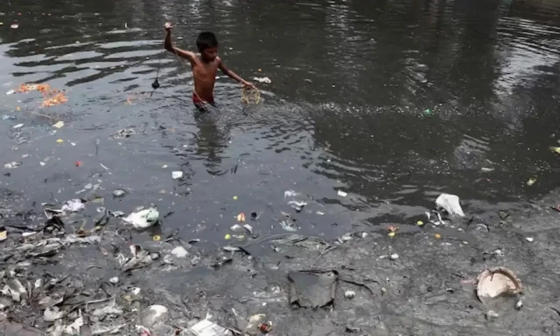 Karachi&rsquo;s Liaquatabad town water supply declared unsafe for drinking