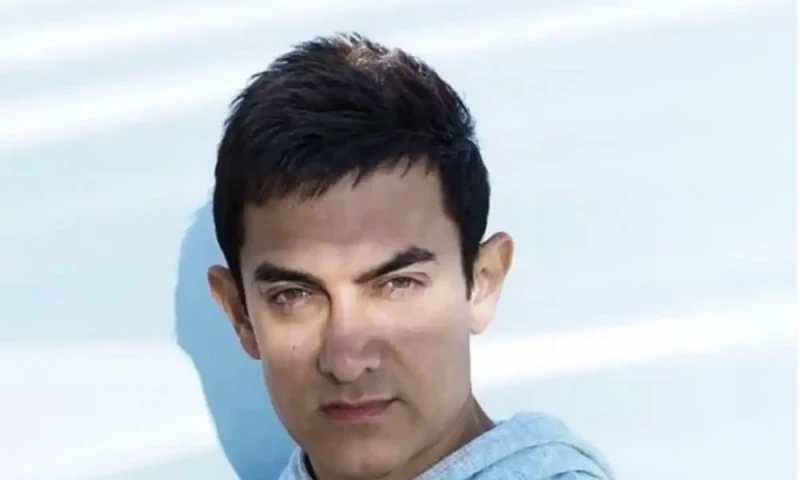 Aamir Khan celebrates Ganesh Chaturthi with family