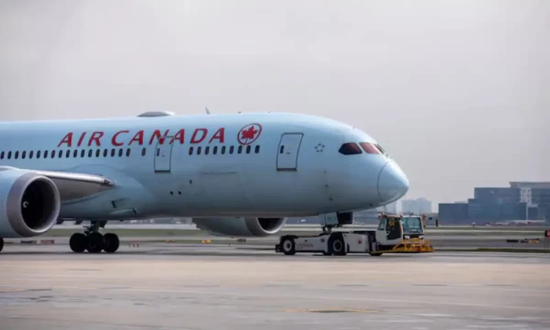 Trudeau says government will not intervene in Air Canada dispute with pilots