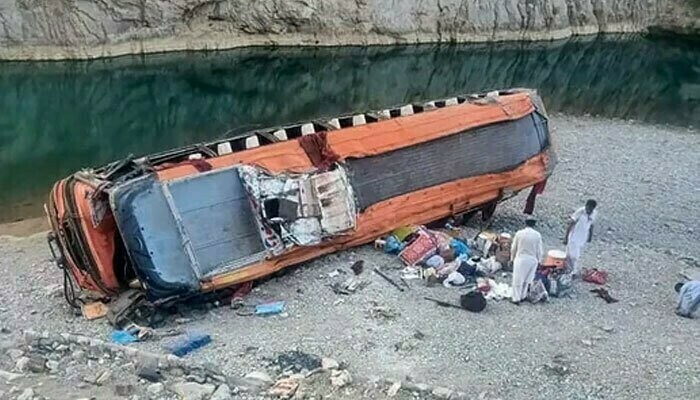 Four killed, 24 injured as bus falls into ravine in Balochistan