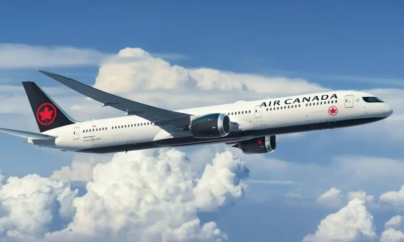 Air Canada reaches last-minute deal with pilots union, averting strike