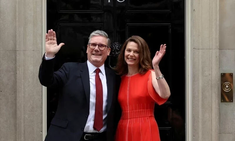 Conservatives call for investigation into gifts for UK PM Starmer&rsquo;s wife