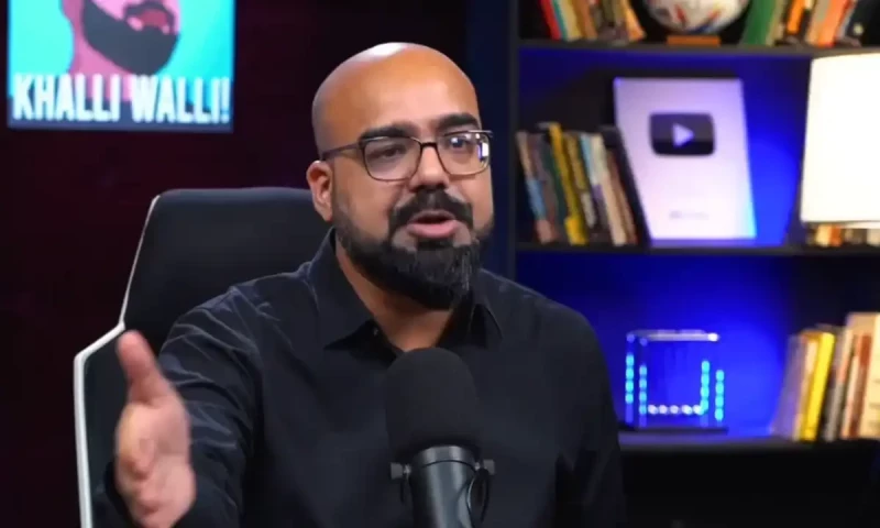 Publicity stunt or burn out: Junaid Akram &lsquo;switches off&rsquo;