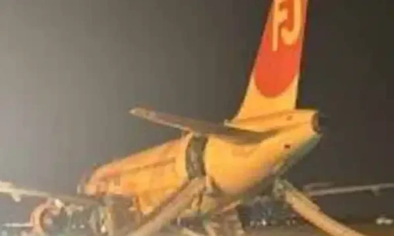 Fly Jinnah flight makes emergency landing at Lahore airport