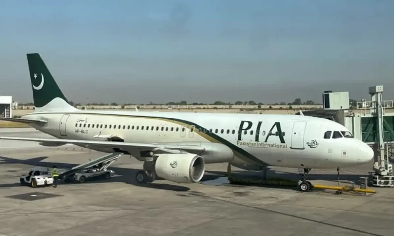 PIA flight suddenly falls 26,000 feet but manages to reach destination
