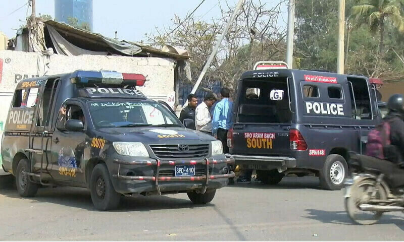 Man killed after throwing away bag of money to prevent robbery