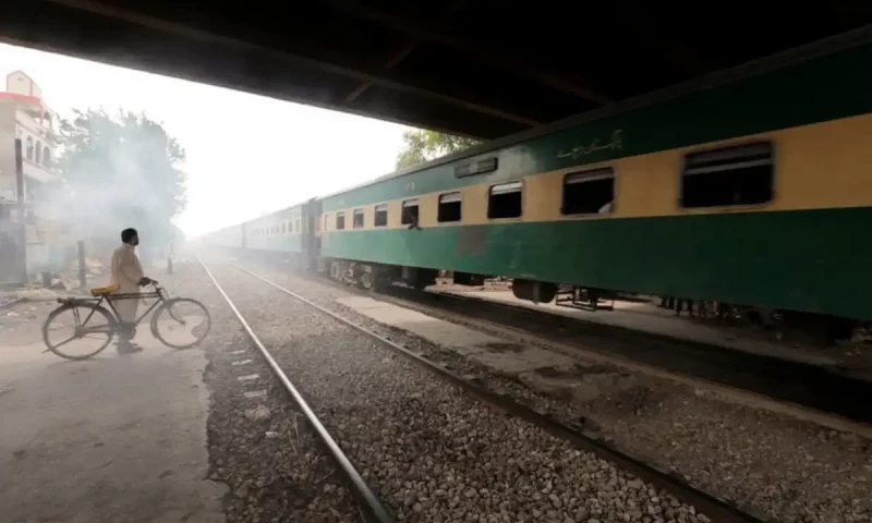 Railway police busts three minors attempting to travel to South Africa