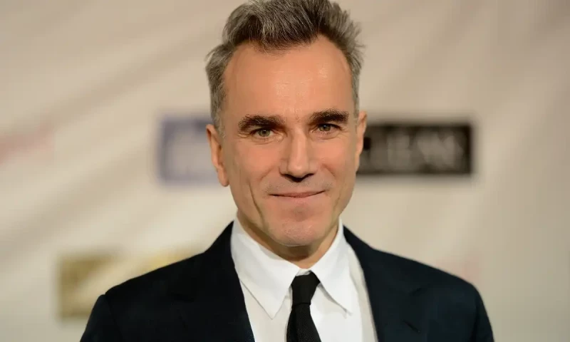 Legendary actor Daniel Day-Lewis announces return to big screen after 7 years