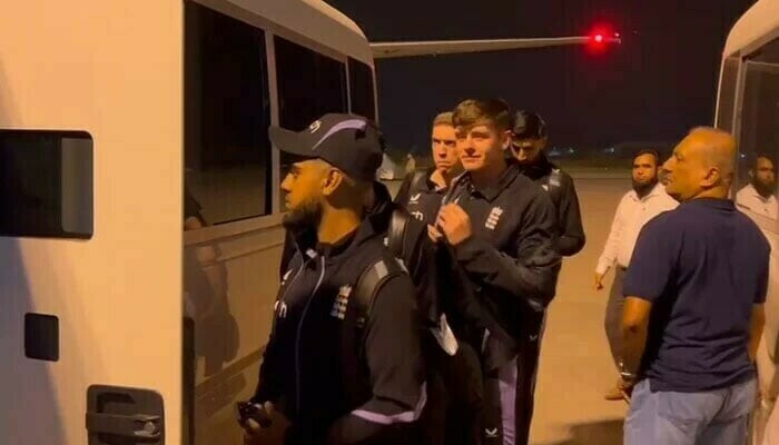 England team arrives in Pakistan for test series