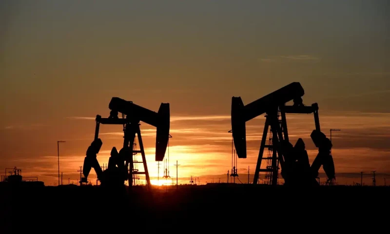 Oil prices surge over 1% due to rising Middle East tensions