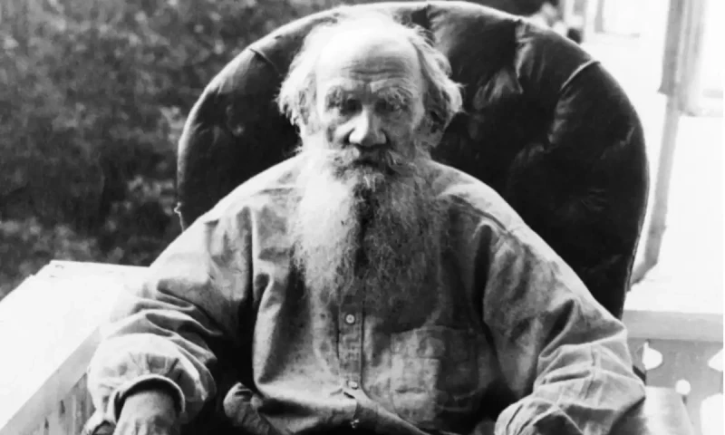 Tolstoy&rsquo;s family at odds after Russia announces new award in writer&rsquo;s name
