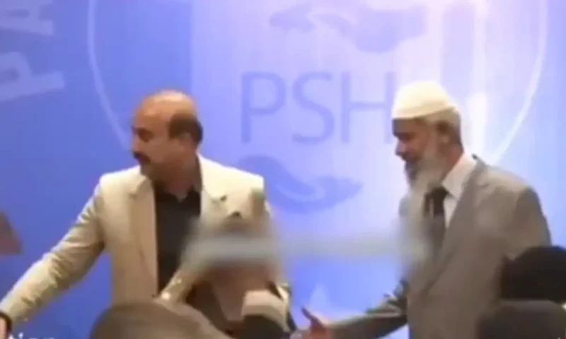 Did Zakir Naik really refuse to give shields to &lsquo;na-mehram&rsquo; girls?