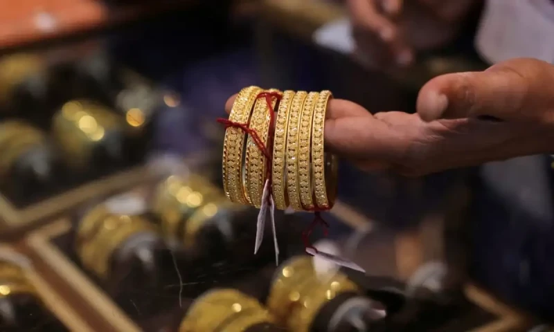 Gold prices increase in Pakistan