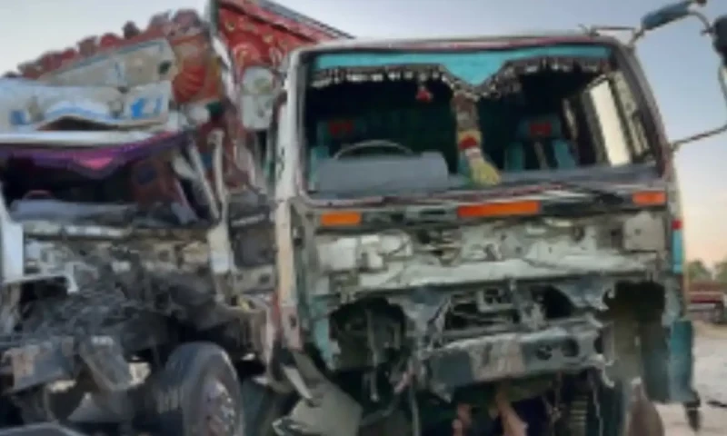 Tankeer runs over bike in Karachi, two children dead