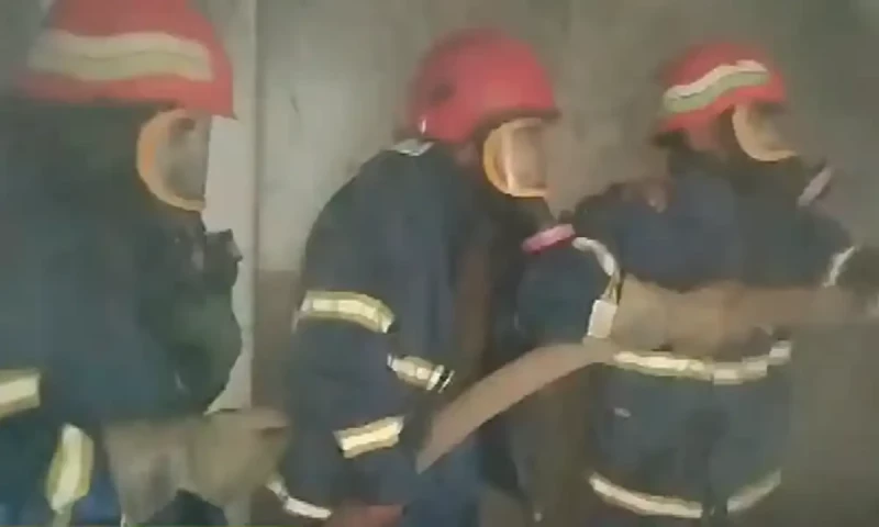 Fire breaks out in factory in Karachi