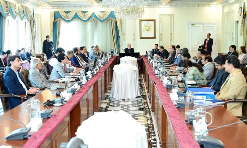 Pakistan to sign agreements worth $2 billion with Saudi Arabia, says PM Shehbaz