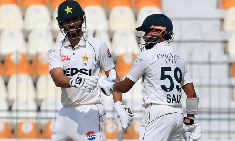 England 96-1 in first Test after Salman&rsquo;s century lifts Pakistan to 556