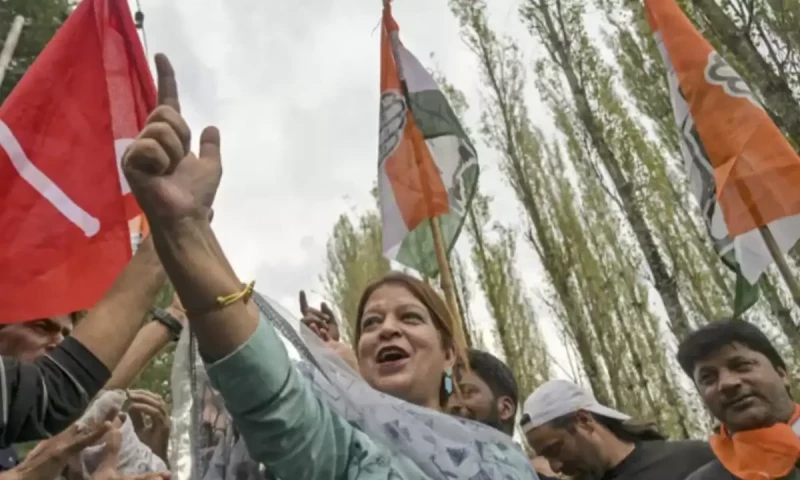 IIOJK elects first regional government in a decade