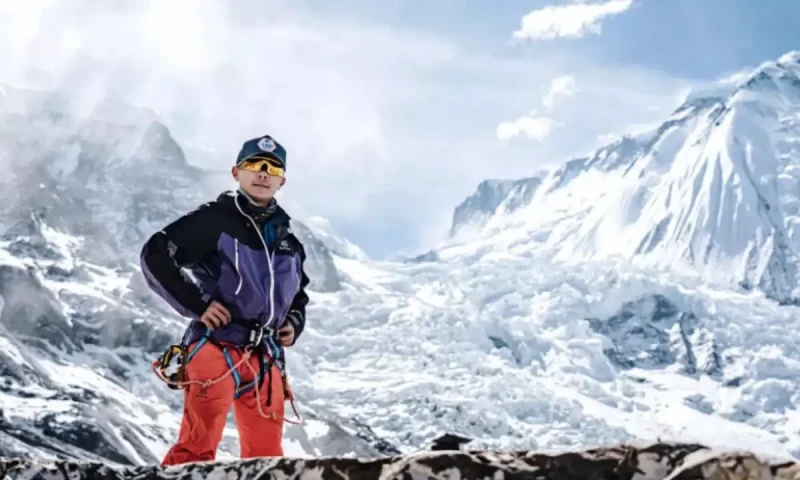 18-year-old Nepali becomes youngest to summit all world&rsquo;s 8,000m peaks