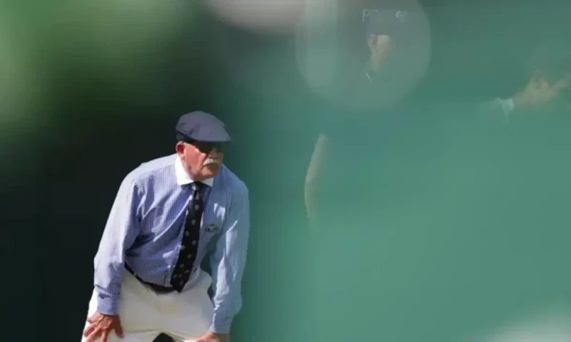 Wimbledon replaces line judges with electronic system