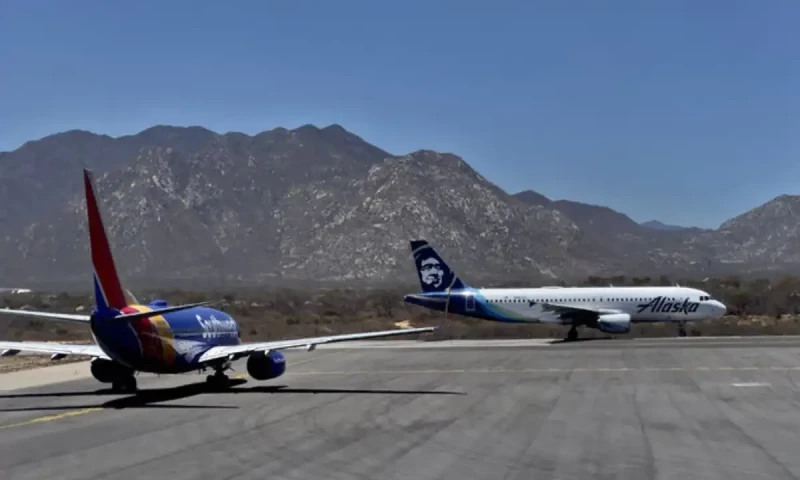 Near-miss as US airport directs two flights to the same runway