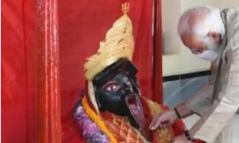 Modi&rsquo;s gifted crown from Bangladesh&rsquo;s Jeshoreshwari Temple