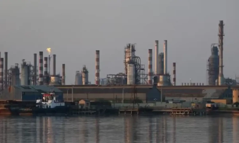 Stop Israel from bombing Iran&rsquo;s oil sites, Gulf states urge US