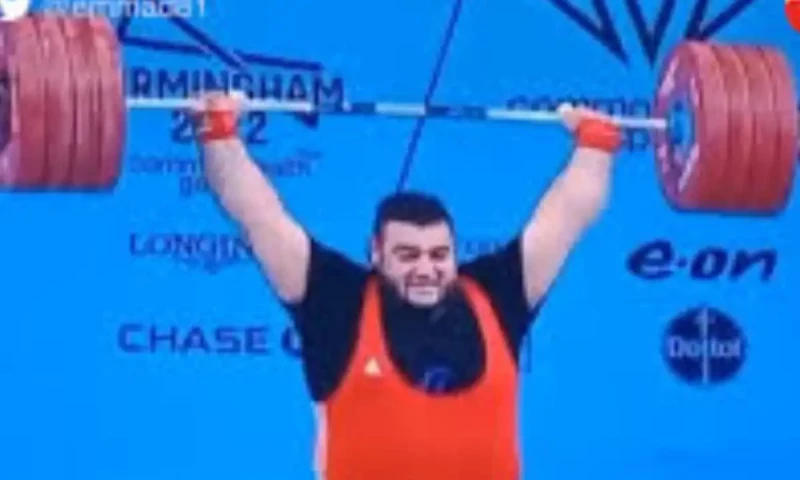 Nooh Butt shines in commonwealth powerlifting championship debut