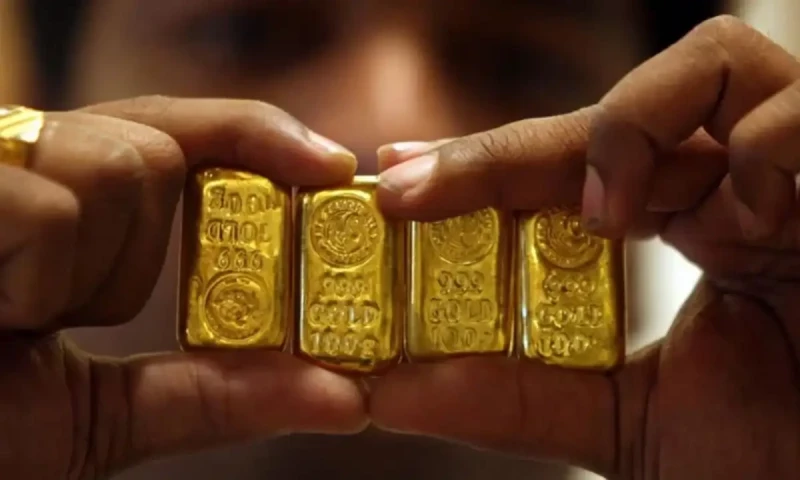 Gold prices shoot up amid increase in international market