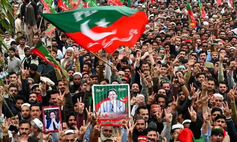 PTI calls meeting to finalise plans for Oct 15 protest