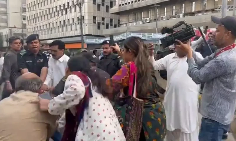 Police officers suspended over protest clashes outside Karachi Press Club