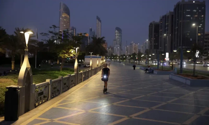 Top UAE official confirms long-term residency offers to attract talent from overseas