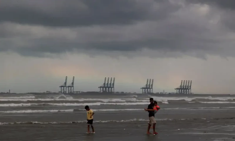What&rsquo;s that pungent smell in Karachi?